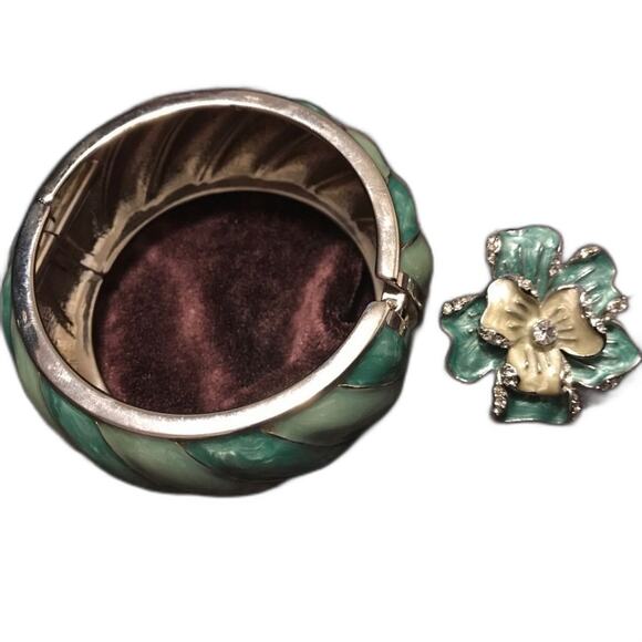 Green and silver cuff bracelet set and ring size 9 - Picture 1 of 3
